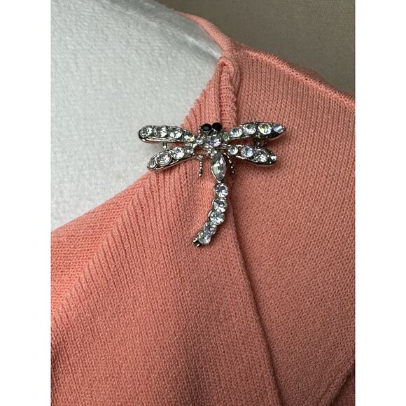 R.Q.T. Sz M Peach Boat Neck with Fold Down Neck Dragon Fly Broach NWT Feminine - Picture 4 of 13